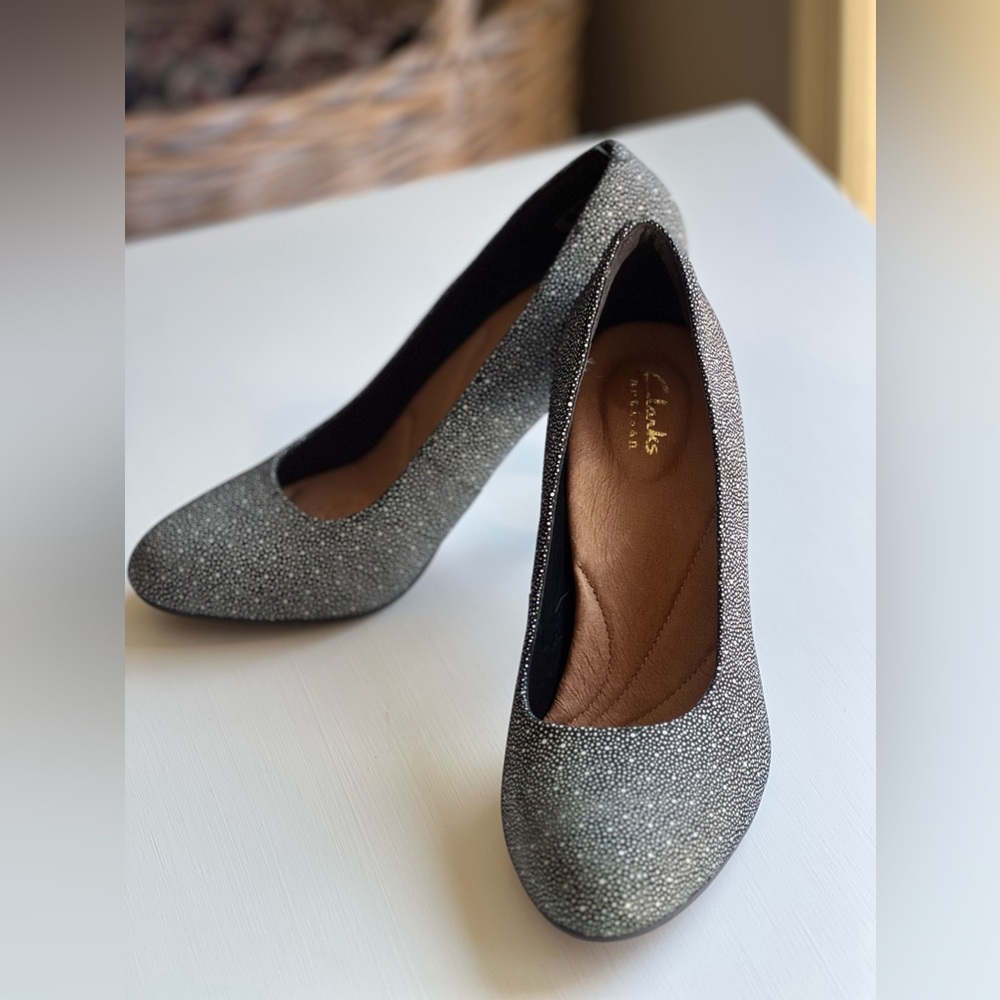 Clarks New Artisan Heavenly Star Black Newbuck Heels 9